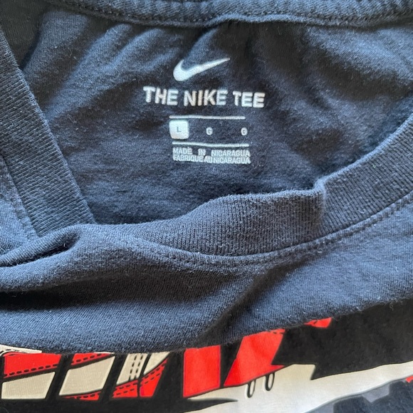 Nike large men’s black t-shirt - Picture 2 of 2